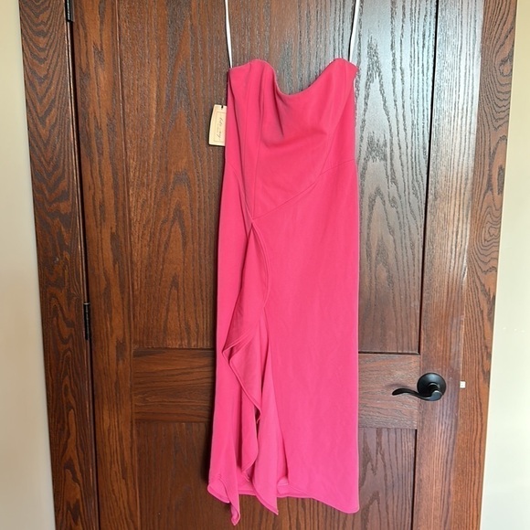 Katie May Rowan Dress in Punch Pink size Medium NWT - Picture 3 of 9